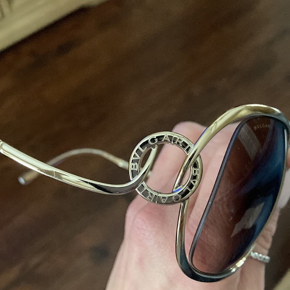 New Bvlgari (Bulgari) Sunglasses w/case dust bag and cleaning cloth - Picture 7 of 11